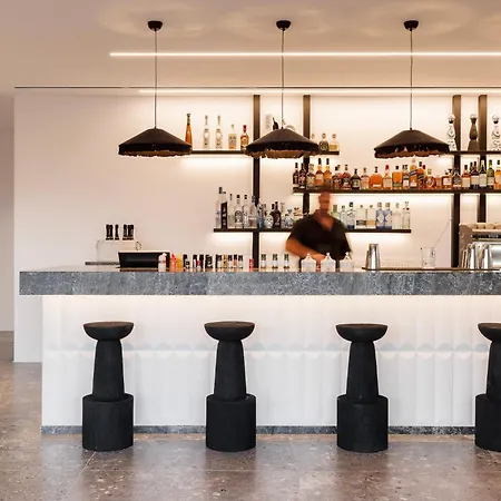 Sir Maximus Boutique &